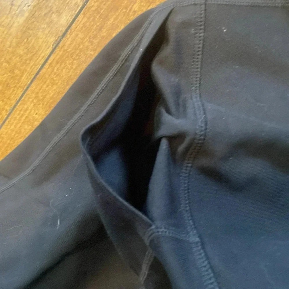 Active zone black capris - Picture 4 of 5